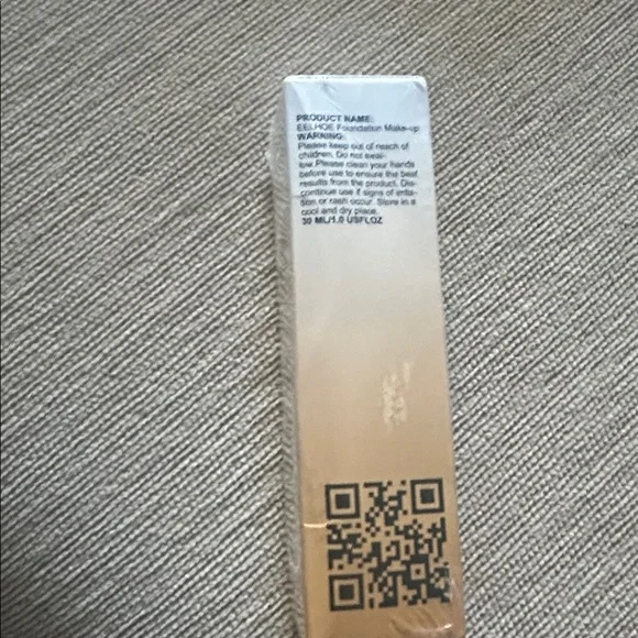 Foundation Makeup - Picture 2 of 4